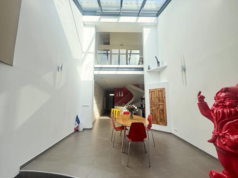 Maison - 211 m² - 5 pièces