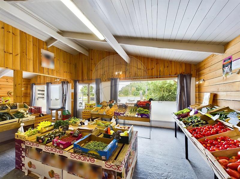 Maison - 180 m² - 12 pièces