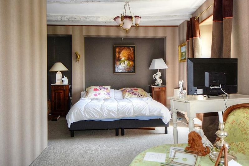 Maison - 218 m² - 9 pièces