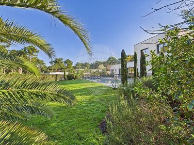 Maison - 185 m² - 7 pièces