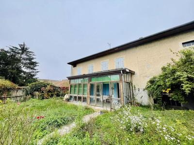 Maison - 227 m² - 6 pièces