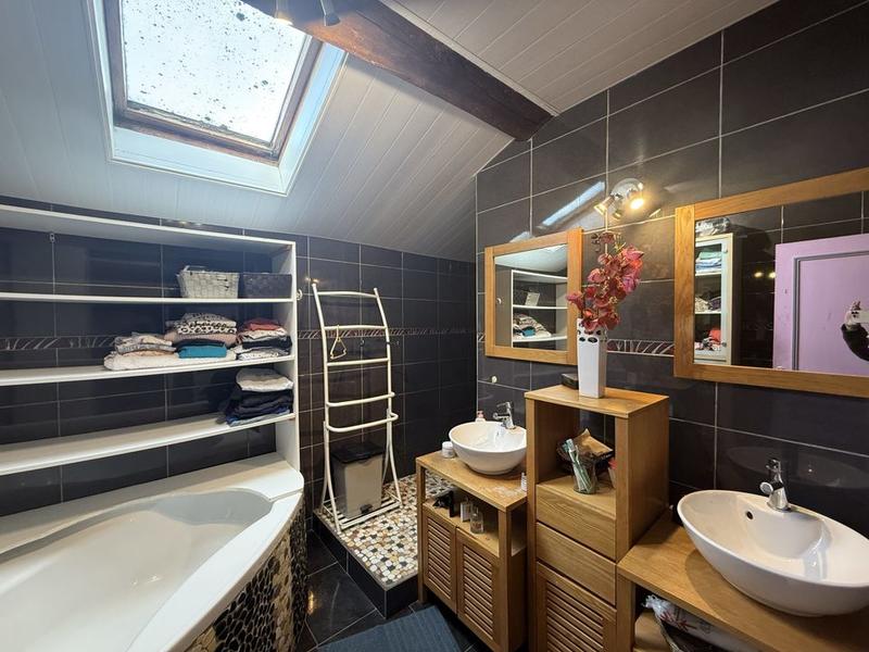 Maison ancienne - 250 m² - 12 pièces