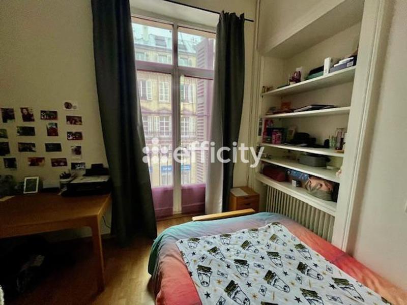 Appartement - 202 m² - 9 pièces