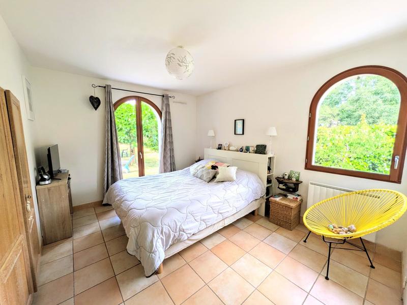 Maison - 180 m² - 8 pièces