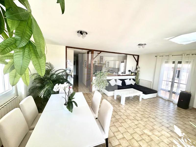 Maison - 140 m² - 5 pièces