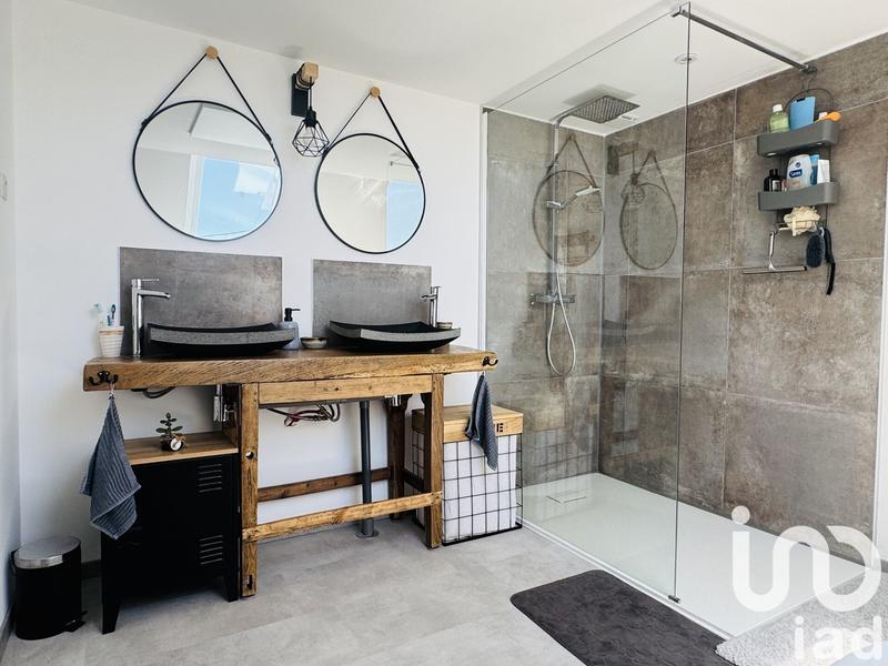 Maison - 188 m² - 8 pièces