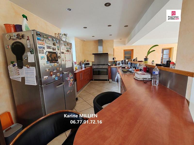 Maison - 325 m² - 10 pièces