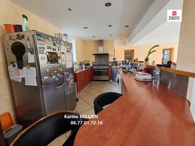 Maison - 325 m² - 10 pièces