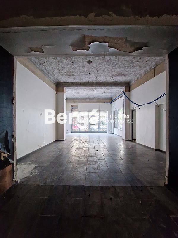 Local commercial - 2 000 m²