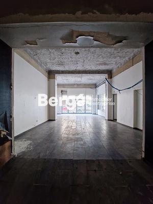 Local commercial - 2 000 m²