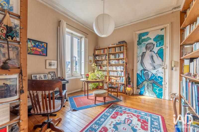 Appartement - 208 m² - 6 pièces