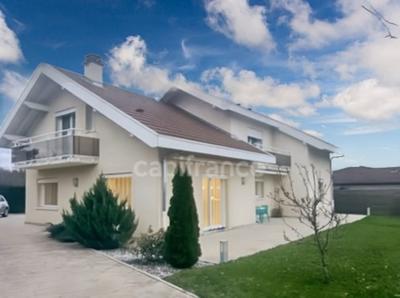 Maison - 179 m² - 8 pièces