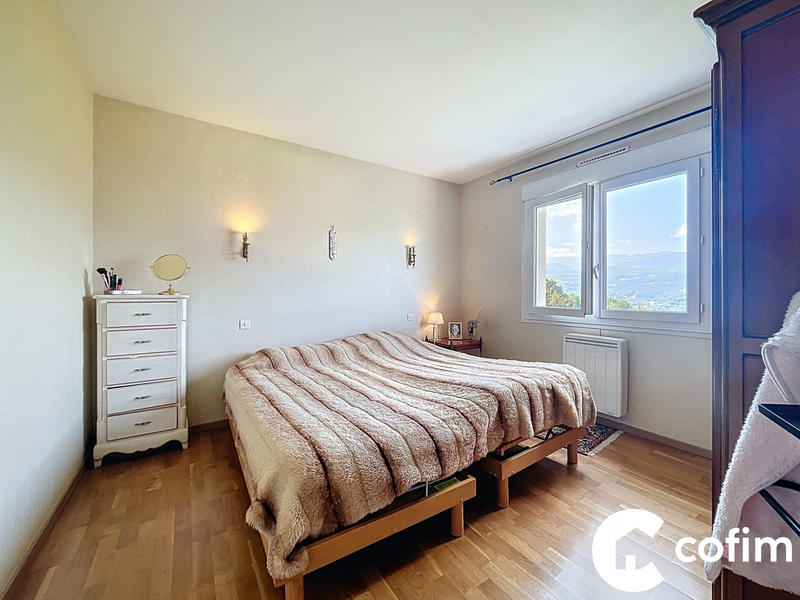 Maison - 185 m² - 6 pièces