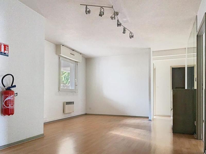 Local d'activité / Entrepôt - 101 m² - 5 pièces