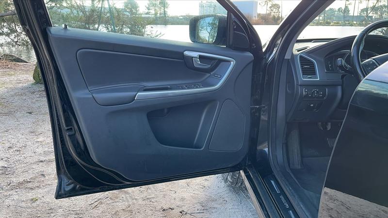 Volvo Xc60 1 2.4 D5 220 Awd Geartronic8 Summum - Automatique Toit ouvrant