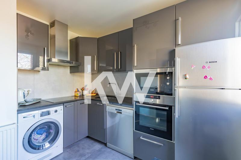 Appartement - 90 m² - 4 pièces