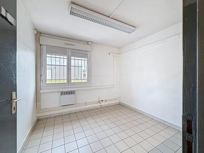Bureau - 244 m² - 3 pièces