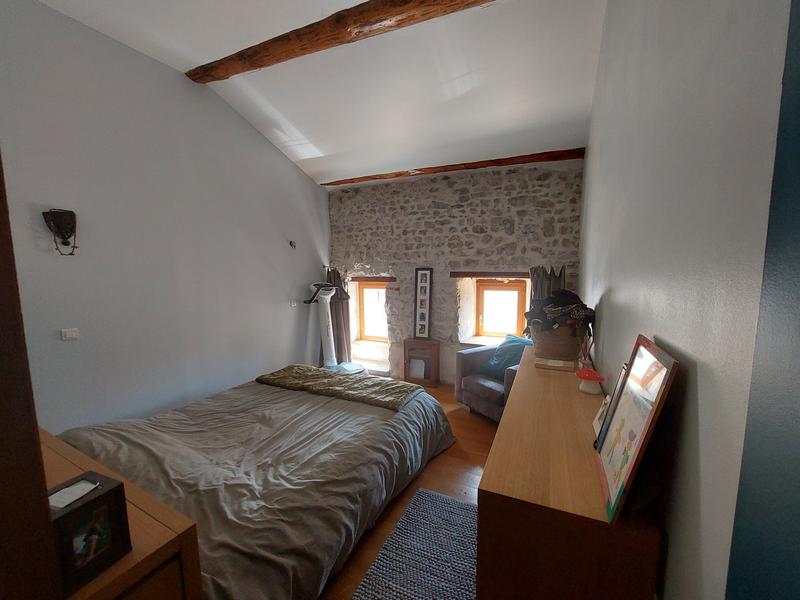 Maison - 240 m² - 5 pièces