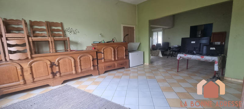 Maison - 310 m² - 9 pièces