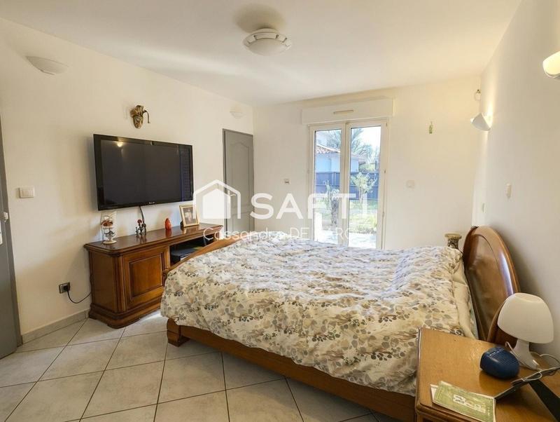 Maison - 250 m² - 8 pièces