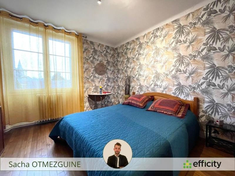 Maison - 245 m² - 9 pièces