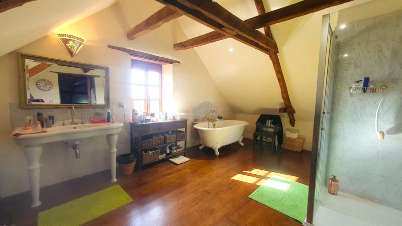 Corps de ferme - 431 m² - 11 pièces