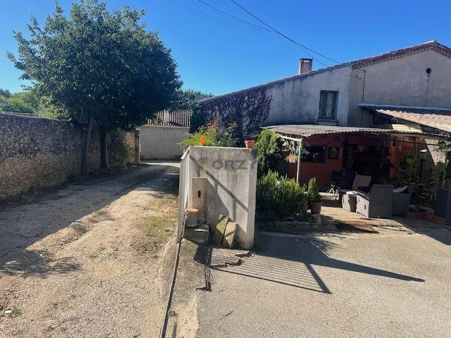 Maison - 210 m² - 7 pièces