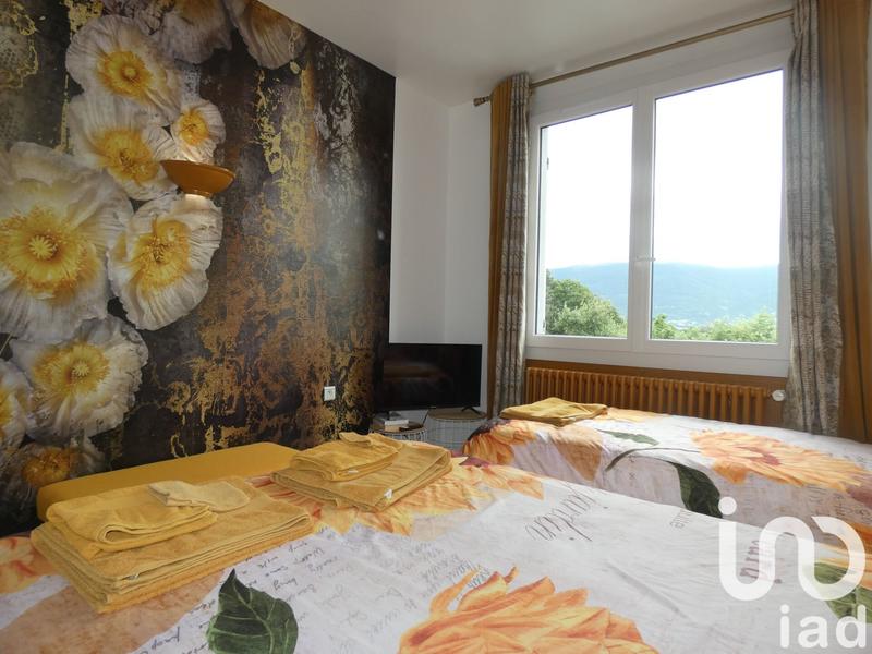 Maison - 660 m² - 5 pièces