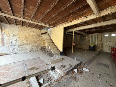 Maison - 160 m² - 2 pièces