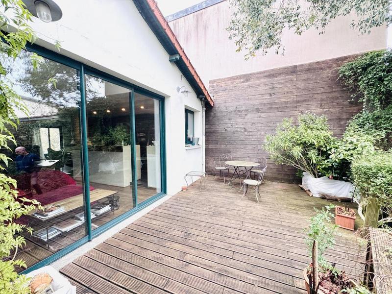 Maison - 200 m² - 6 pièces