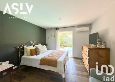 Maison - 200 m² - 6 pièces