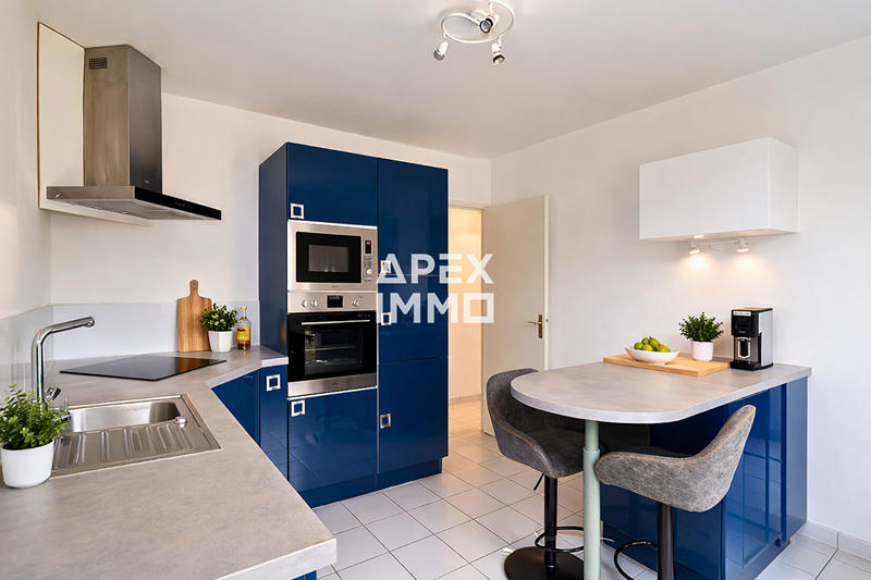 Maison - 93 m² - 4 pièces