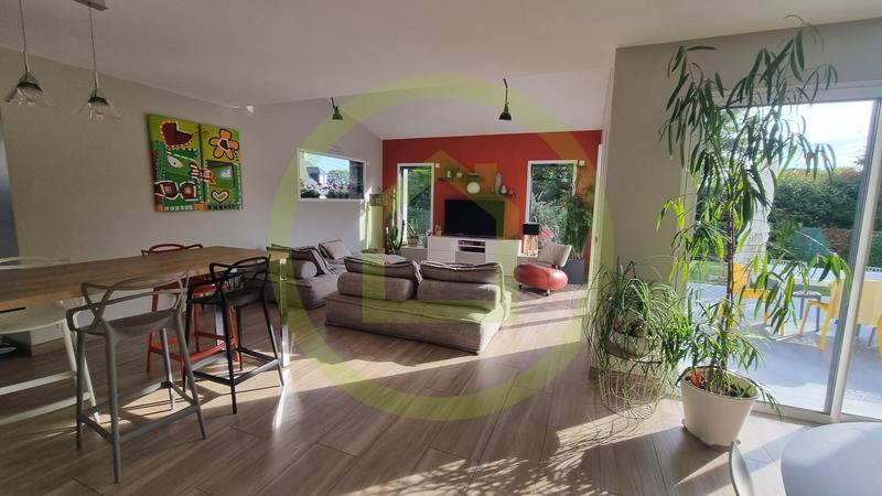 Maison - 158 m² - 6 pièces