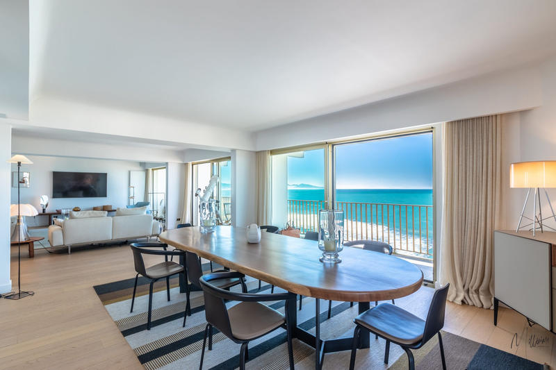 Appartement - 201 m² - 5 pièces