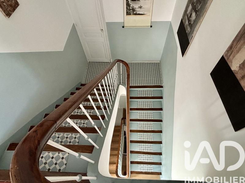 Maison - 220 m² - 9 pièces