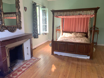 Maison - 245 m² - 7 pièces