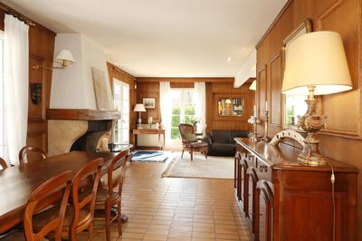 Propriété - 228 m² - 9 pièces