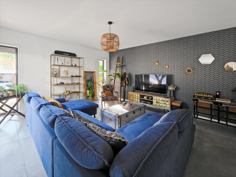 Maison - 204 m² - 7 pièces