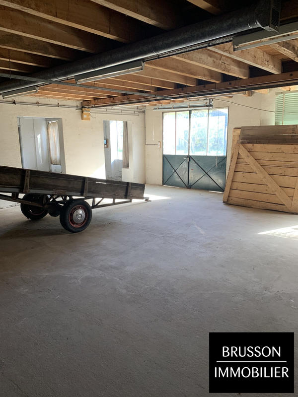 Appartement - 360 m² - 2 pièces