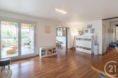 Appartement - 101 m² - 5 pièces