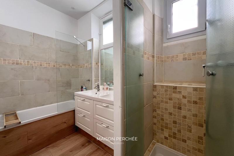 Maison - 268 m² - 8 pièces