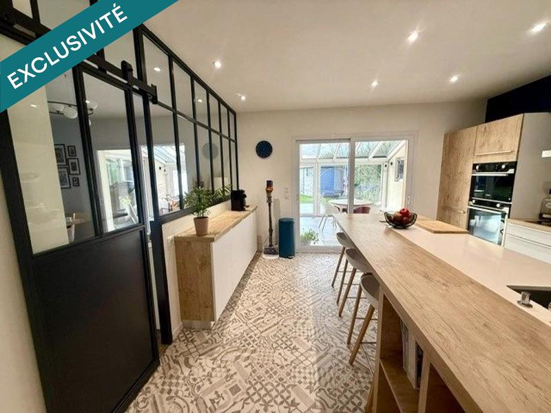 Maison - 209 m² - 6 pièces