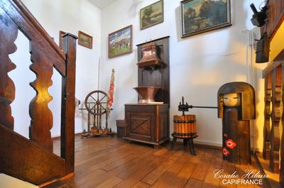 Propriété - 190 m² - 8 pièces