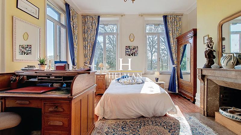 Maison - 336 m² - 13 pièces