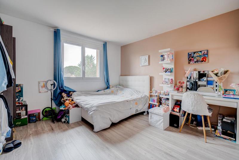 Maison - 243 m² - 6 pièces