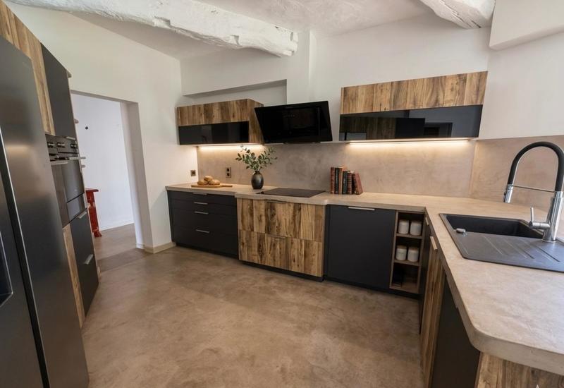 Maison - 420 m² - 9 pièces