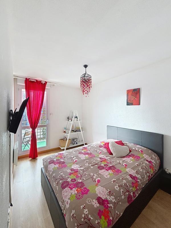 Appartement - 9 001 m² - 4 pièces