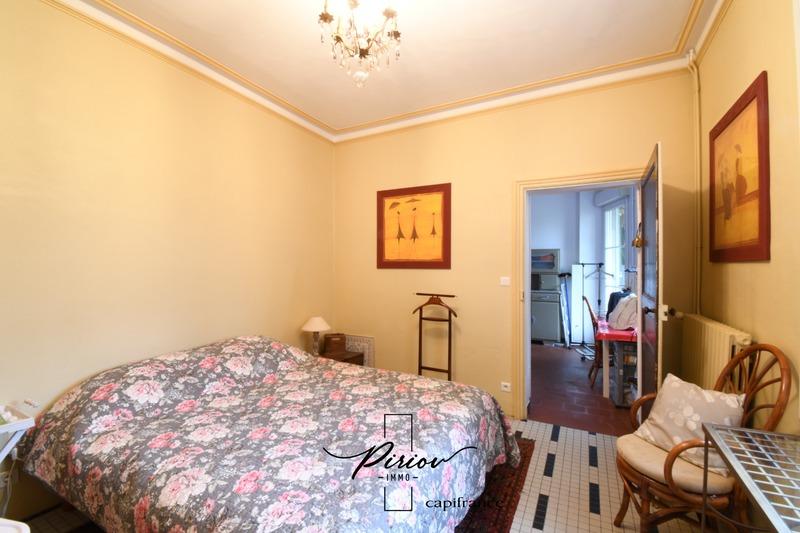 Maison - 264 m² - 9 pièces