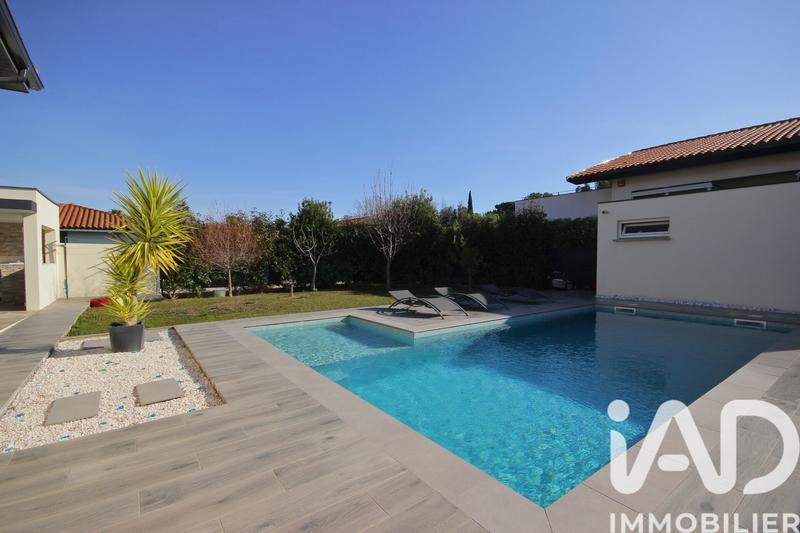 Maison - 181 m² - 7 pièces