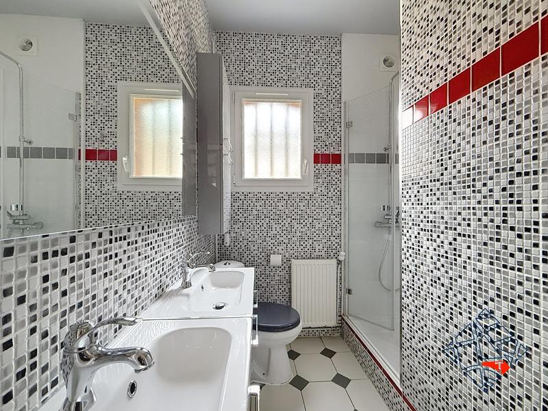 Maison - 97 m² - 5 pièces